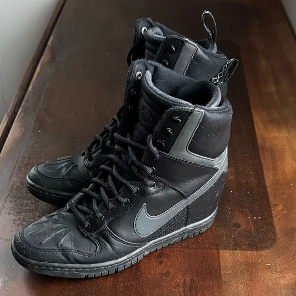 Nike Dunks Sky Hi 2.0 Sneakerboot - Picture 2 of 12